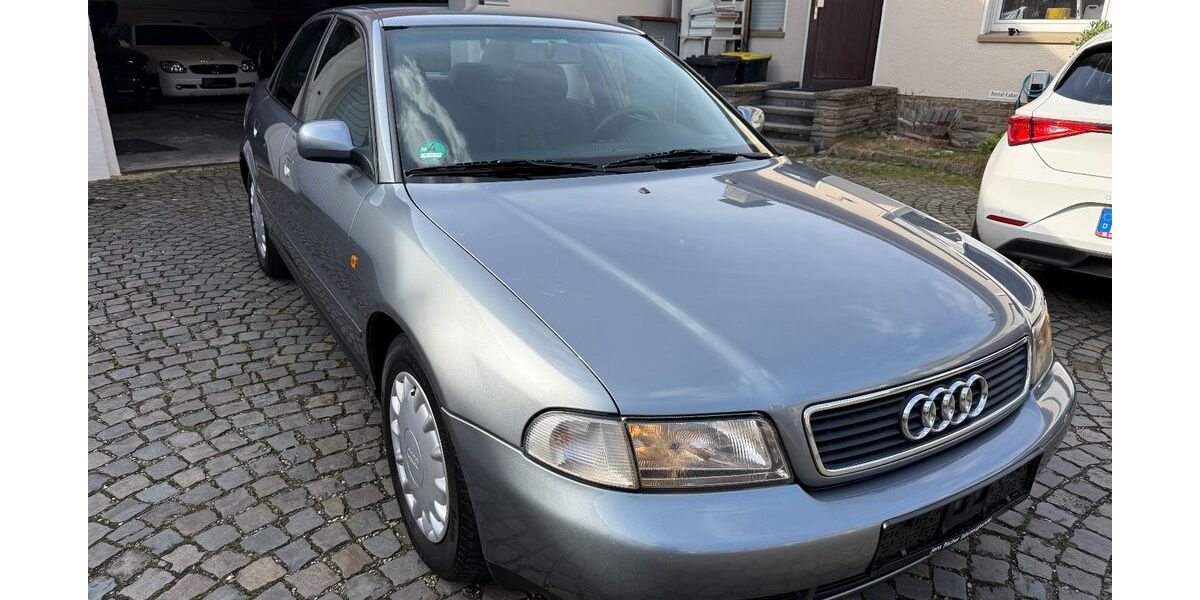 Audi A4 281.000 km 2.780 &euro; Essen 45131