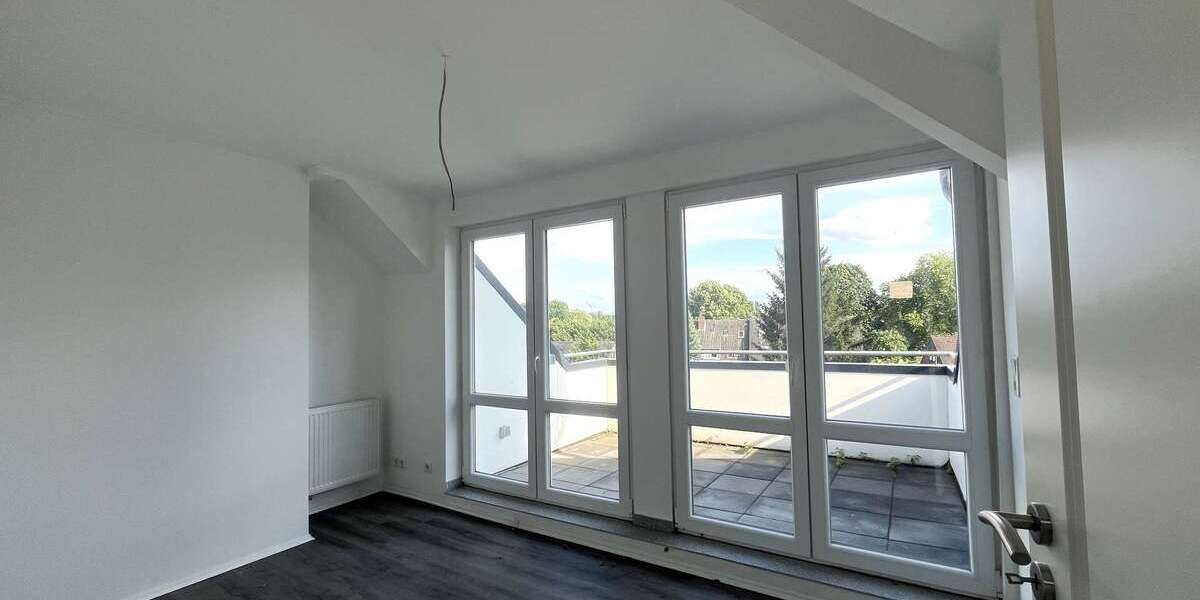 Frisch sanierte Dachgeschoss Wohnung mit 2 Zimmern und Terasse in Herne, Baukau-West - Etagenwohnung Herne Wanne | Angebot:17330341