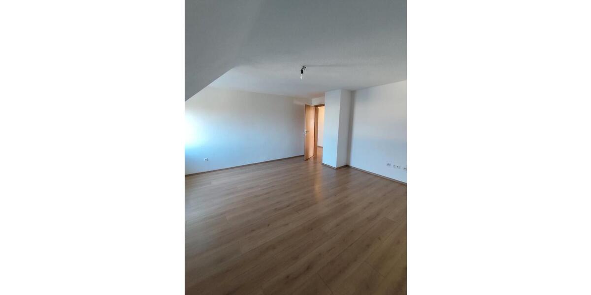 Dachgeschoßwohnung Gelsenkirchen Gelsenkirchen-Mitte - 3 Zimmer, 73 m&sup2;, 540&euro; | Angebot:26049212