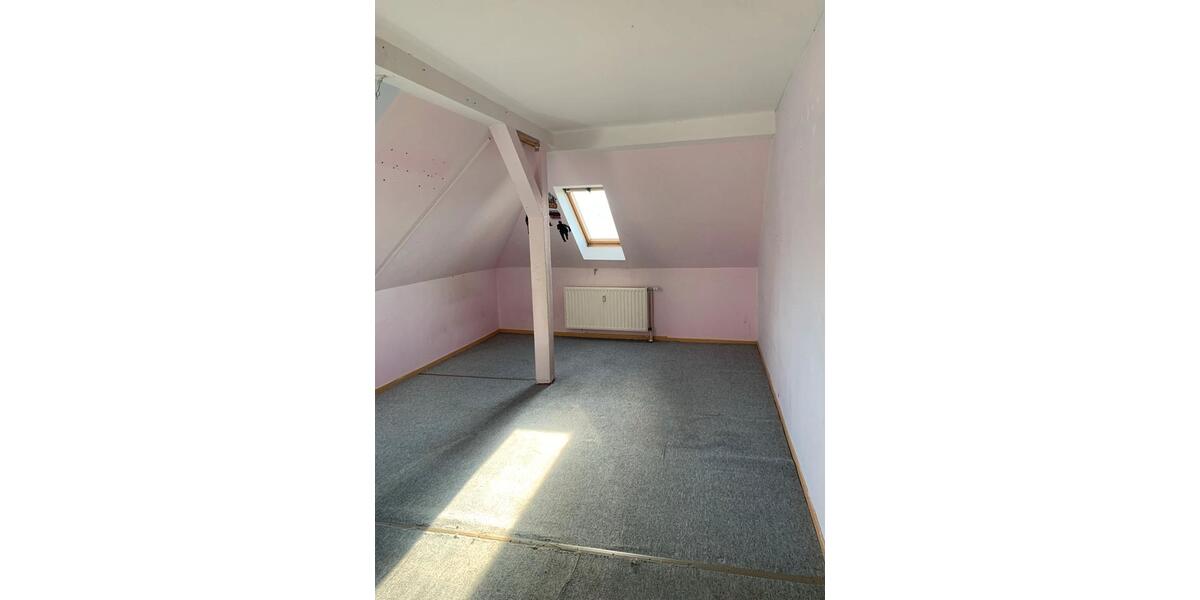 Dachgeschoßwohnung Marl - 5 Zimmer, 120 m&sup2;, 1.020&euro; | Angebot:26041004