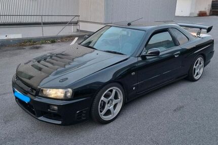 Nissan Skyline 89.665 km 4.500 &euro; Velbert 42551