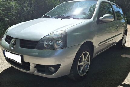 Renault Clio 121.679 km 1.850 &euro; Dorsten 46282
