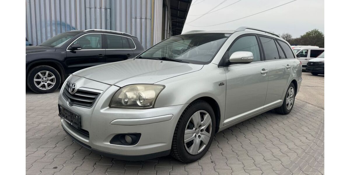Toyota Avensis 300.000 km 2.499 &euro; Essen 45356