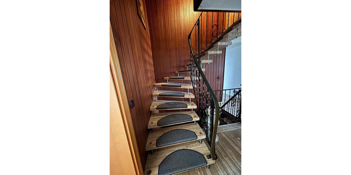 Etagenwohnung Lünen Alstedde - 8 Zimmer, 216 m&sup2;, 1.890&euro; | Angebot:26051024