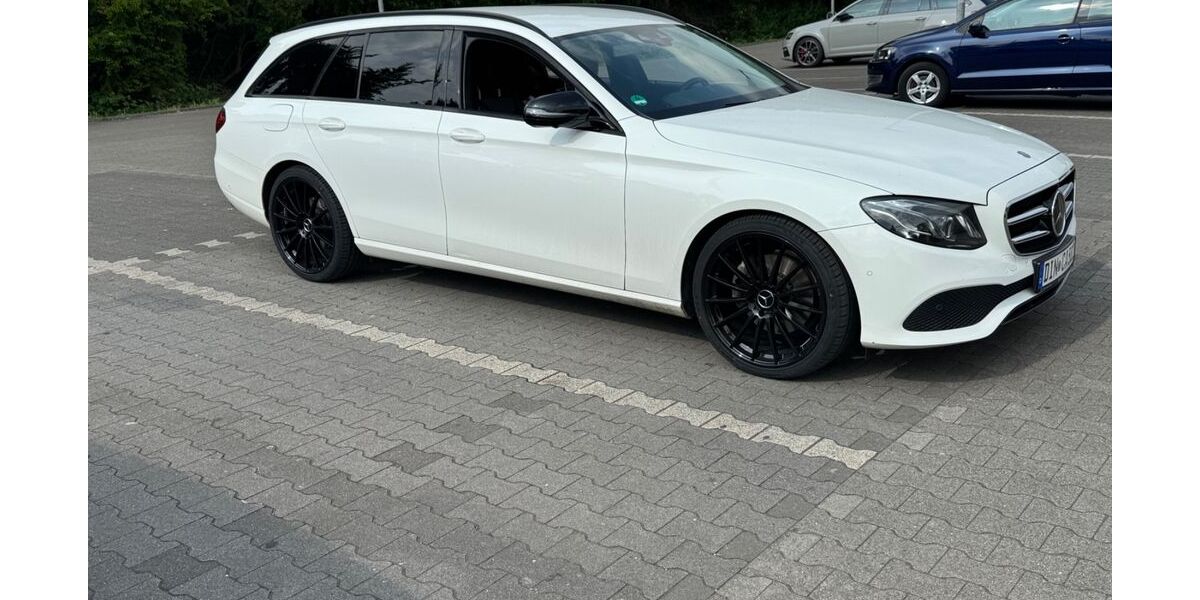 Mercedes-Benz E 220 142.000 km 20.999 &euro; Dinslaken 46535