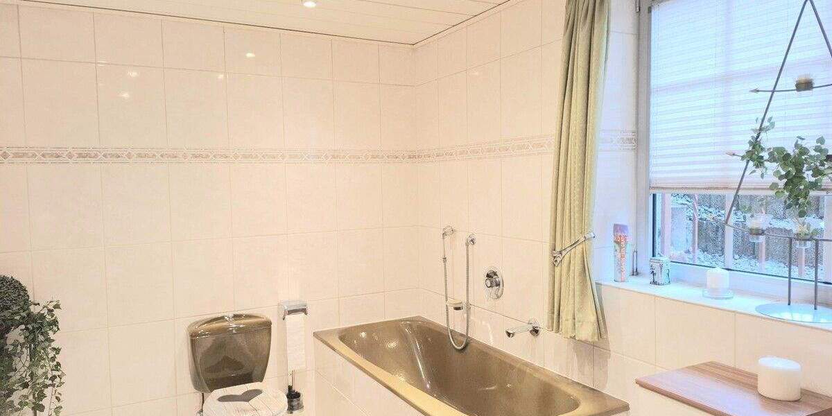 Einseitig angebauter, teilunterkellerter Bungalow mit Garage in ruhigem Stichweg auf Kaufgrundstück. - Einfamilienhaus Oer-Erkenschwick Groß-Erkenschwick | Angebot:25413680