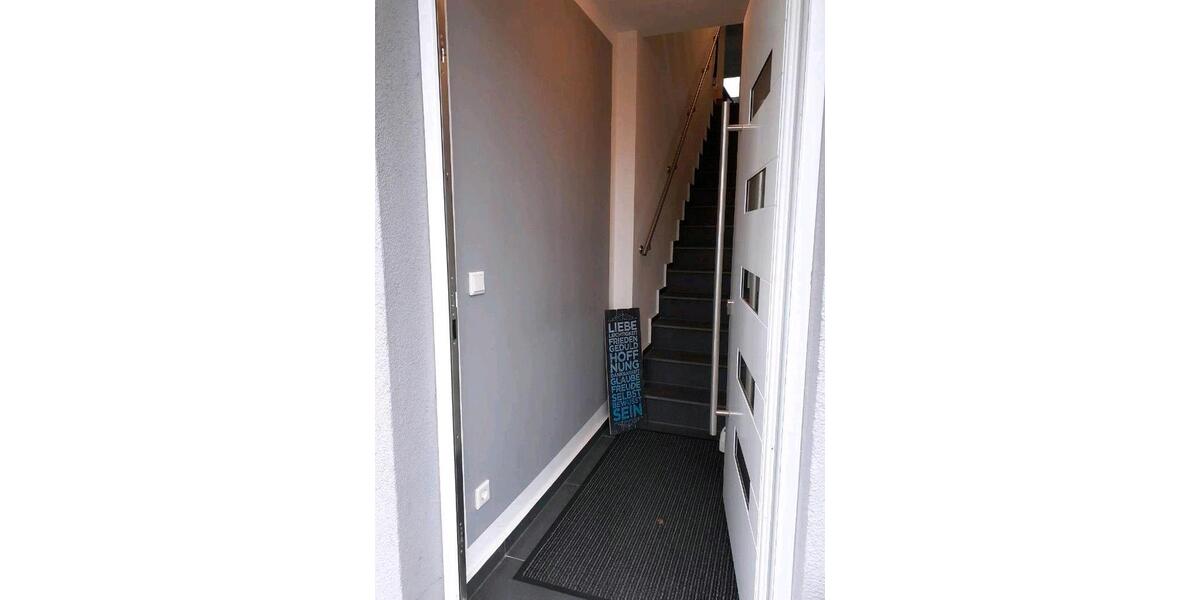 Dachgeschoßwohnung Dinslaken Hiesfeld - 2.5 Zimmer, 72 m&sup2;, 684&euro; | Angebot:26699568