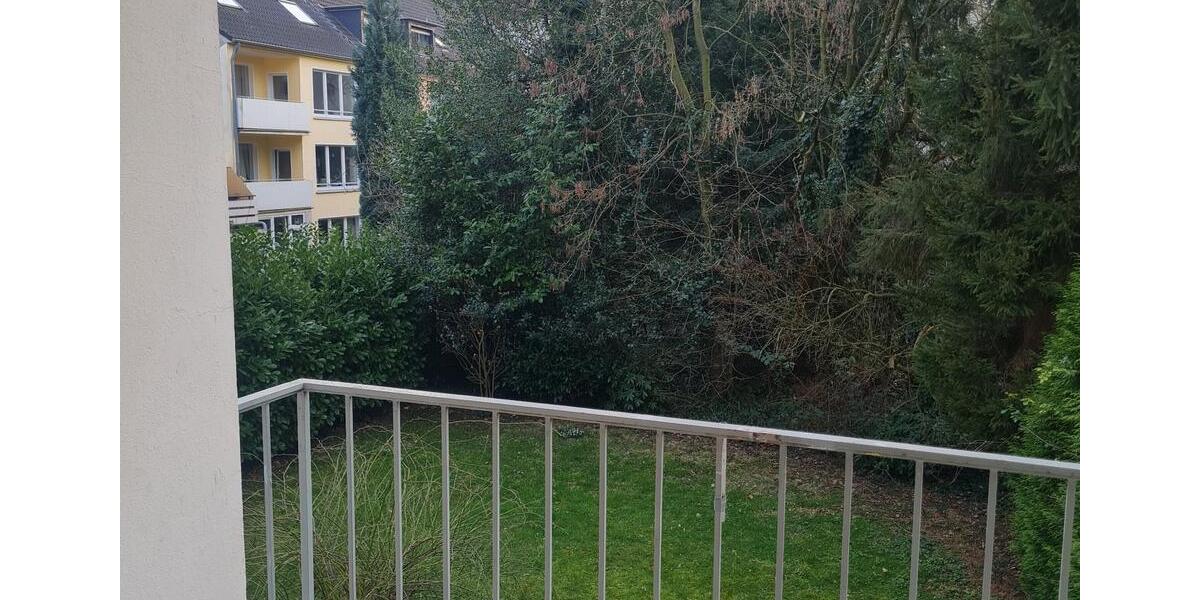 Etagenwohnung Essen Stadtbezirk II - 3 Zimmer, 84 m&sup2;, 1.060&euro; | Angebot:25381671