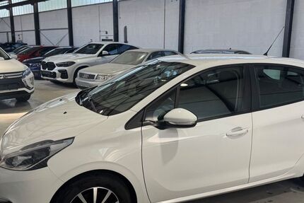 Peugeot 208 94.000 km 6.590 &euro; Hünxe 46569