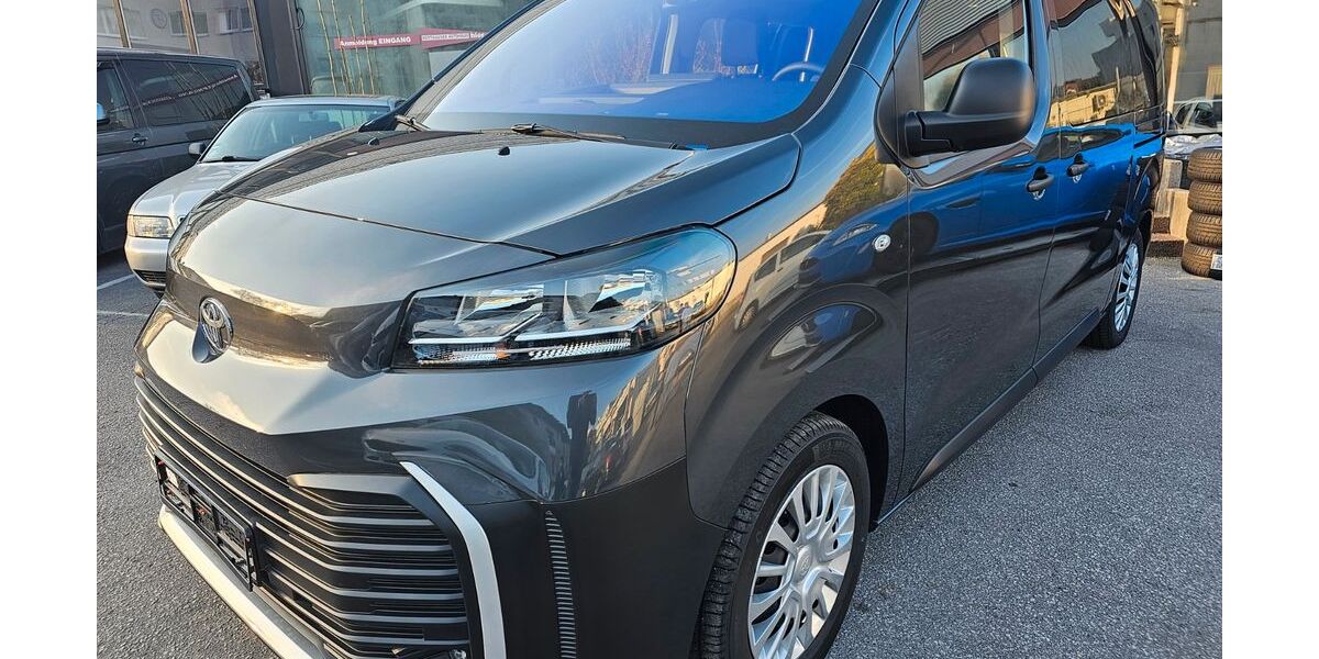 Toyota Proace (Verso) 1.984 km 35.599 &euro; Gelsenkirchen 45884