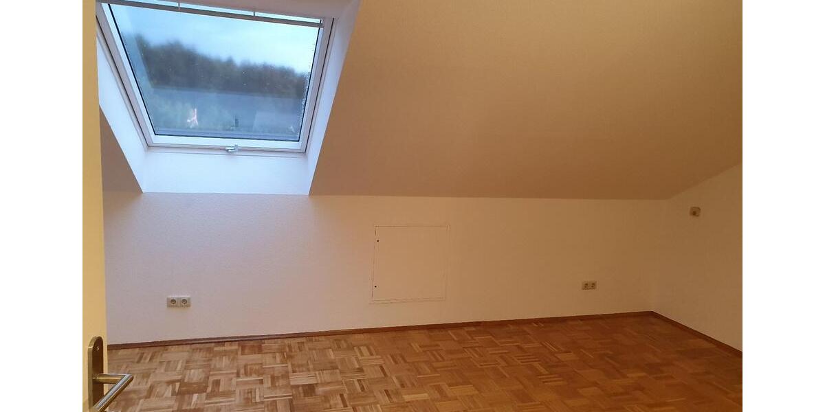 Dachgeschoßwohnung Essen Stadtbezirk VI - 2 Zimmer, 62 m&sup2;, 550&euro; | Angebot:27609700