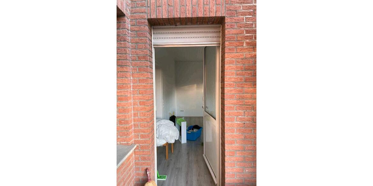 Erdgeschoßwohnung Gelsenkirchen Gelsenkirchen-Nord - 4 Zimmer, 107 m&sup2;, 1.250&euro; | Angebot:26051053
