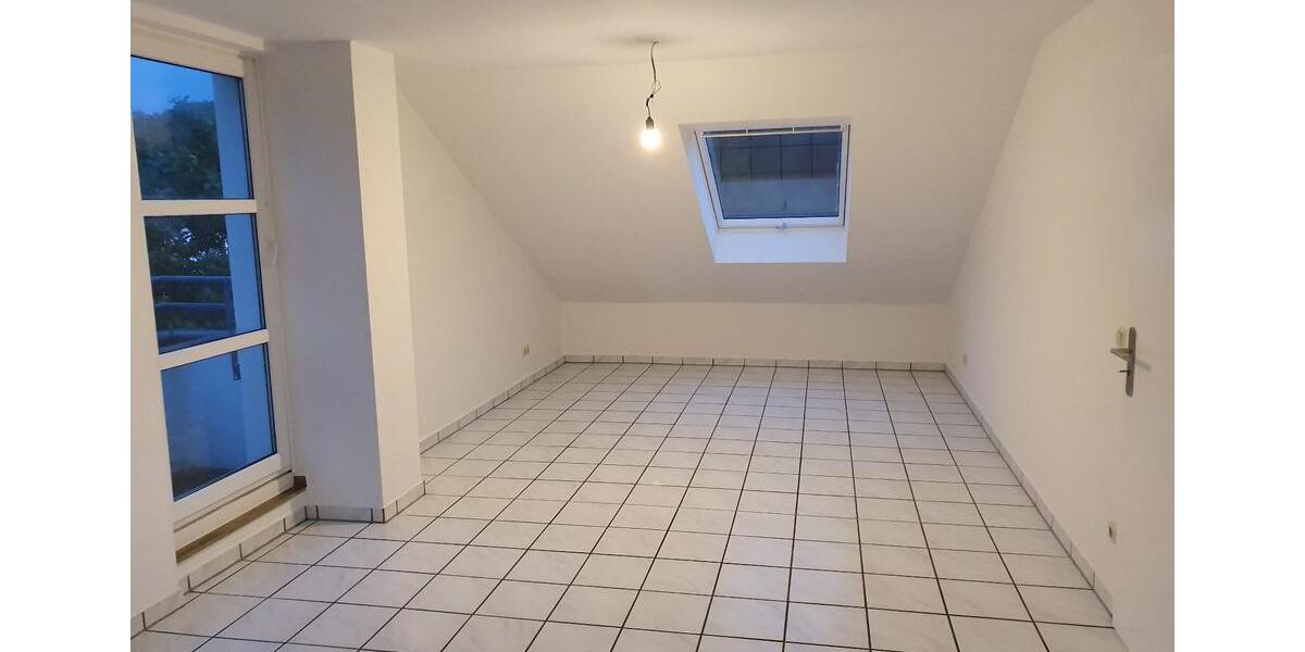 Dachgeschoßwohnung Essen Stadtbezirk VI - 2 Zimmer, 62 m&sup2;, 550&euro; | Angebot:27609700