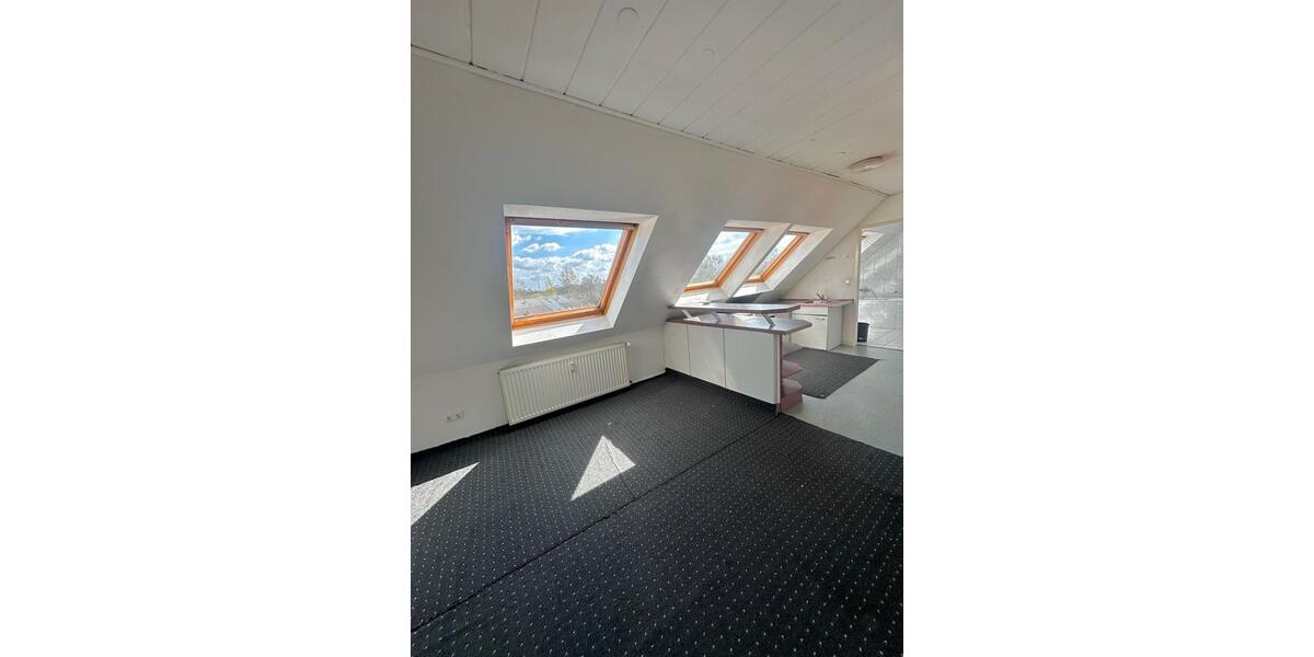 Dachgeschoßwohnung Essen Stadtbezirk IV - 2 Zimmer, 45 m&sup2;, 557&euro; | Angebot:25924154