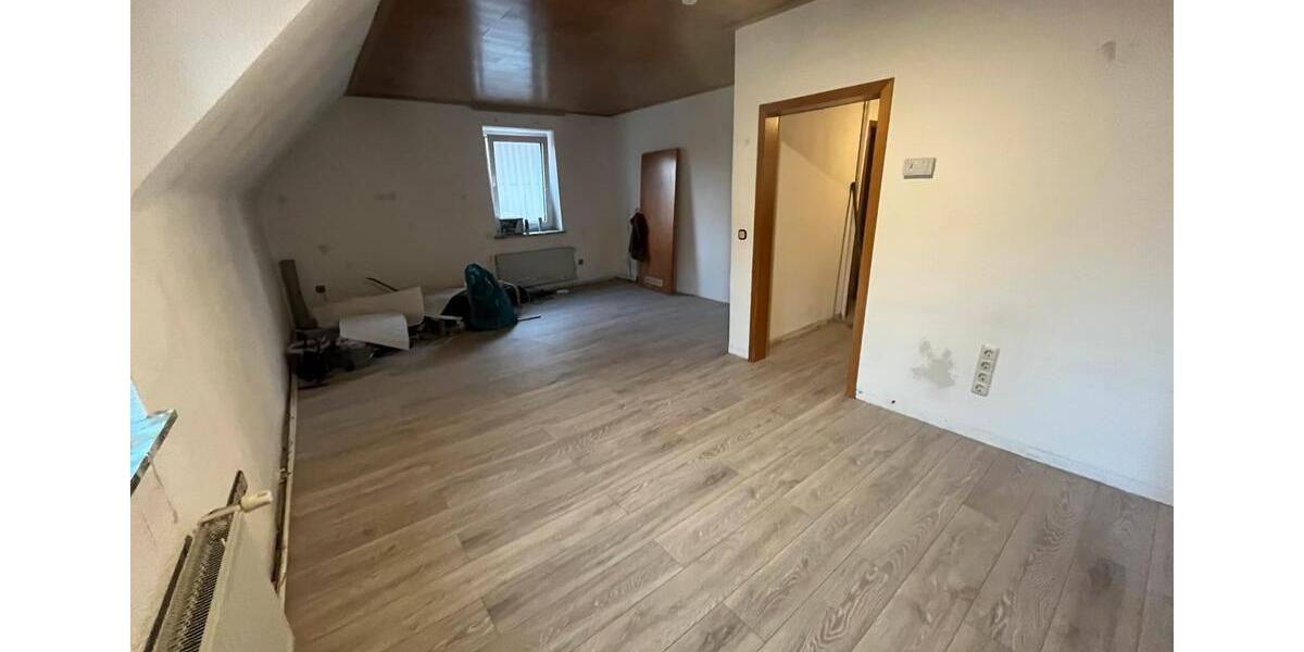 Dachgeschoßwohnung Oberhausen Rothebusch - 3.5 Zimmer, 75 m&sup2;, 650&euro; | Angebot:25968692