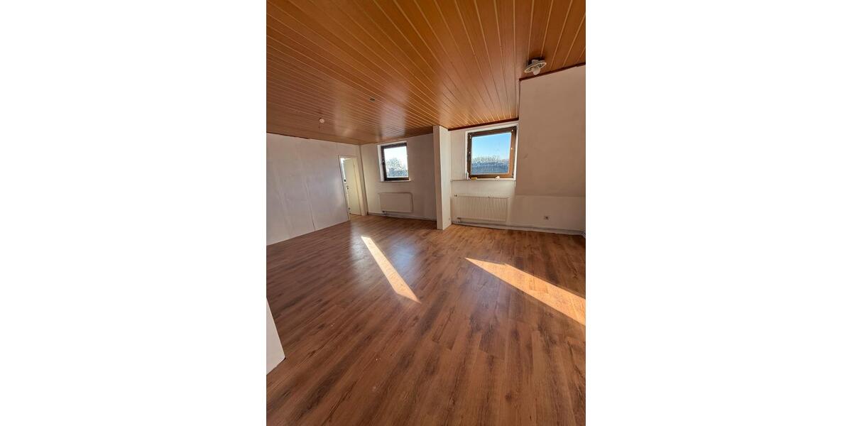 Dachgeschoßwohnung Gelsenkirchen Gelsenkirchen-Nord - 2 Zimmer, 77 m&sup2;, 450&euro; | Angebot:26005024