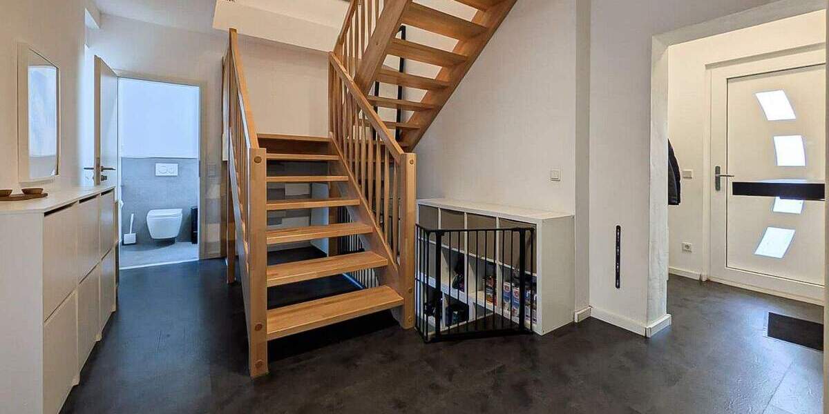 Etagenwohnung Bochum Gerthe - 7 Zimmer, 172 m&sup2;, 400.000&euro; | Angebot:25815148