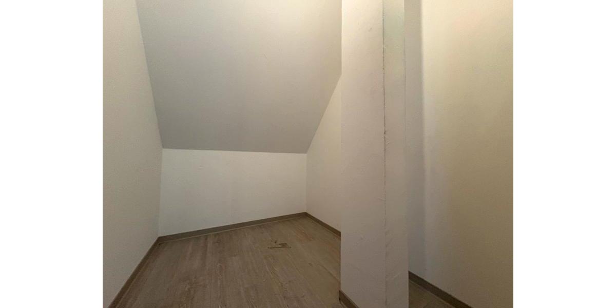 Dachgeschoßwohnung Dortmund Mengede - 2.5 Zimmer, 54 m&sup2;, 445&euro; | Angebot:24776655