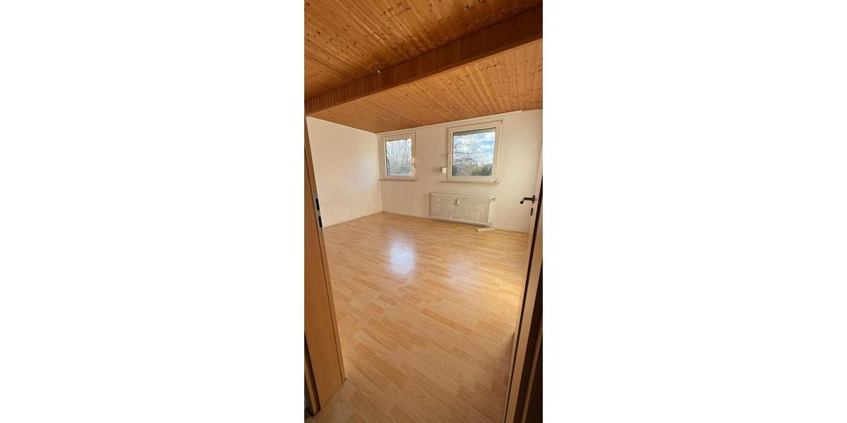 Dachgeschoßwohnung Bochum Eppendorf - 3 Zimmer, 75 m&sup2;, 690&euro; | Angebot:25874616