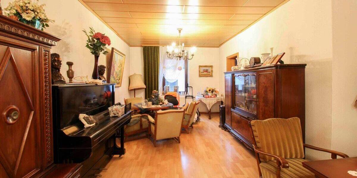 Mehrfamilienhaus, Wohnhaus Bochum Laer - 6 Zimmer, 320.000&euro; | Angebot:26093556