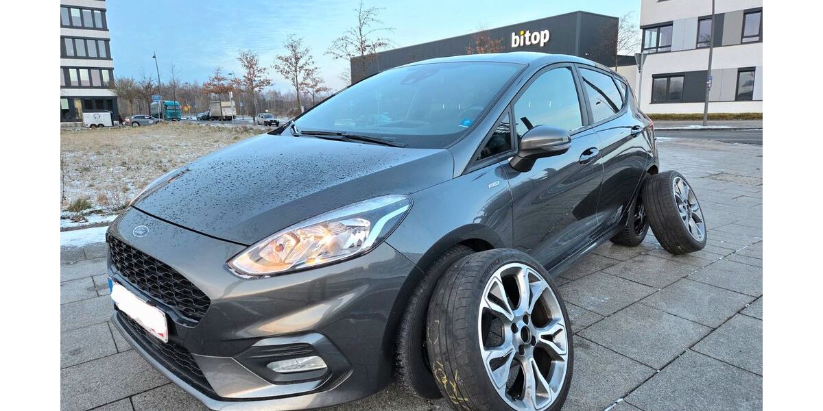 Ford Fiesta 79.999 km 9.900 &euro; Dortmund 44263