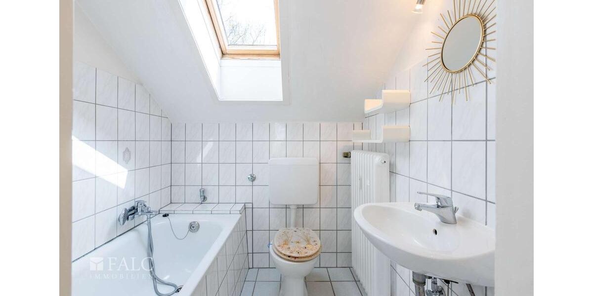 Dachgeschoßwohnung Essen Stadtbezirk II - 2.5 Zimmer, 51 m&sup2;, 510&euro; | Angebot:24676783