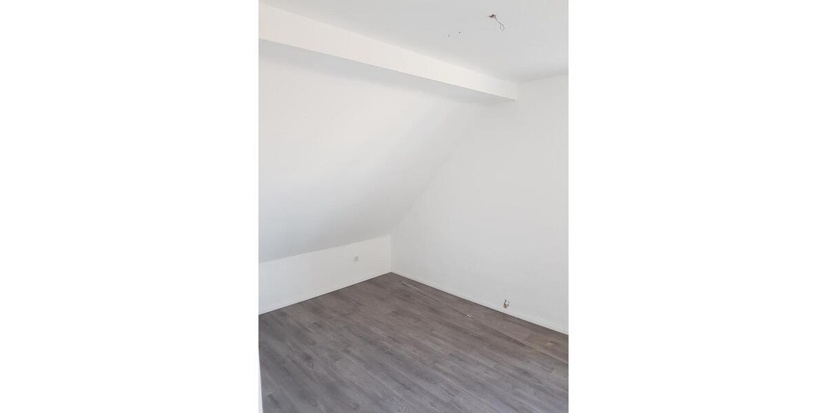 Dachgeschoßwohnung Gelsenkirchen Gelsenkirchen-Mitte - 4 Zimmer, 78 m&sup2;, 550&euro; | Angebot:26617907