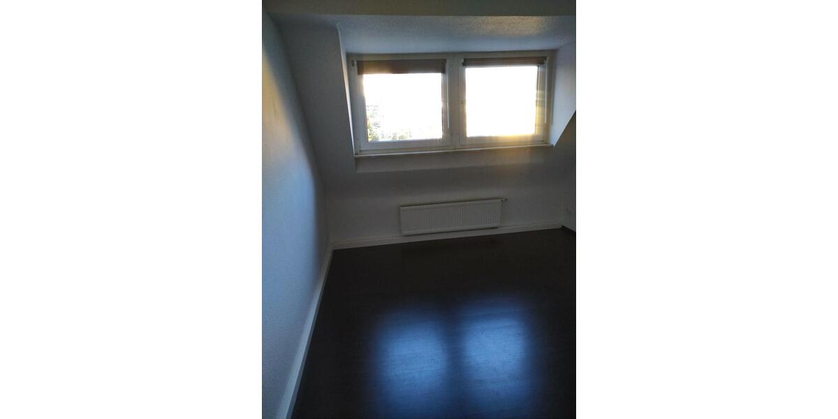 Dachgeschoßwohnung Essen Stadtbezirk II - 2 Zimmer, 40 m&sup2;, 550&euro; | Angebot:26033818