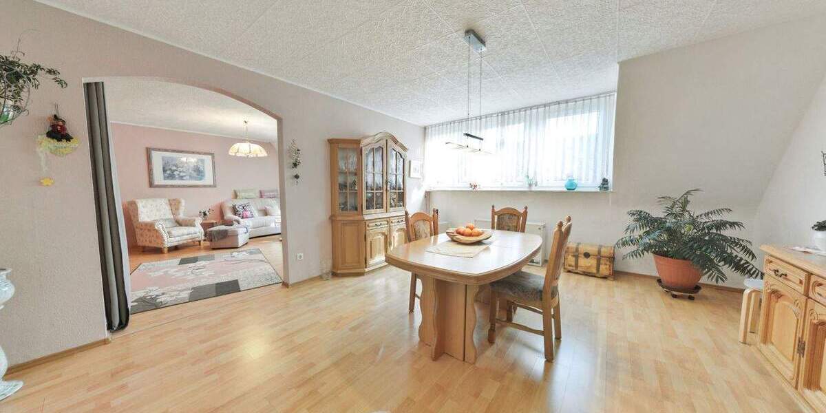 Etagenwohnung Essen Burgaltendorf - 4 Zimmer, 83 m&sup2;, 175.000&euro; | Angebot:25779636
