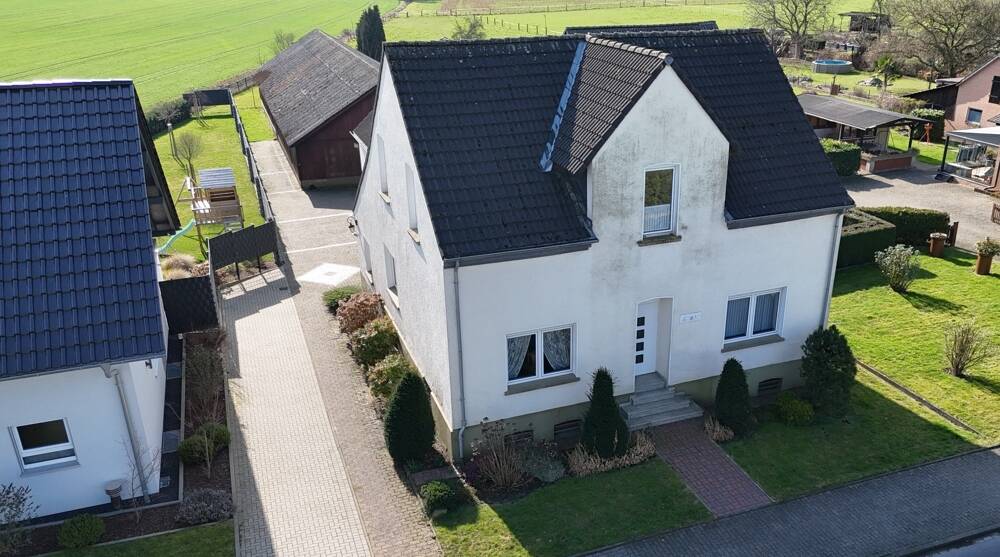 Einfamilienhaus Herten Langenbochum - 8 Zimmer, 215 m&sup2;, 350.000&euro; | Angebot:26142775