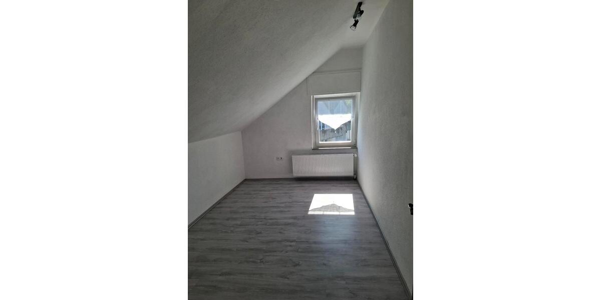Dachgeschoßwohnung Dortmund Huckarde - 3 Zimmer, 74 m&sup2;, 560&euro; | Angebot:26019183