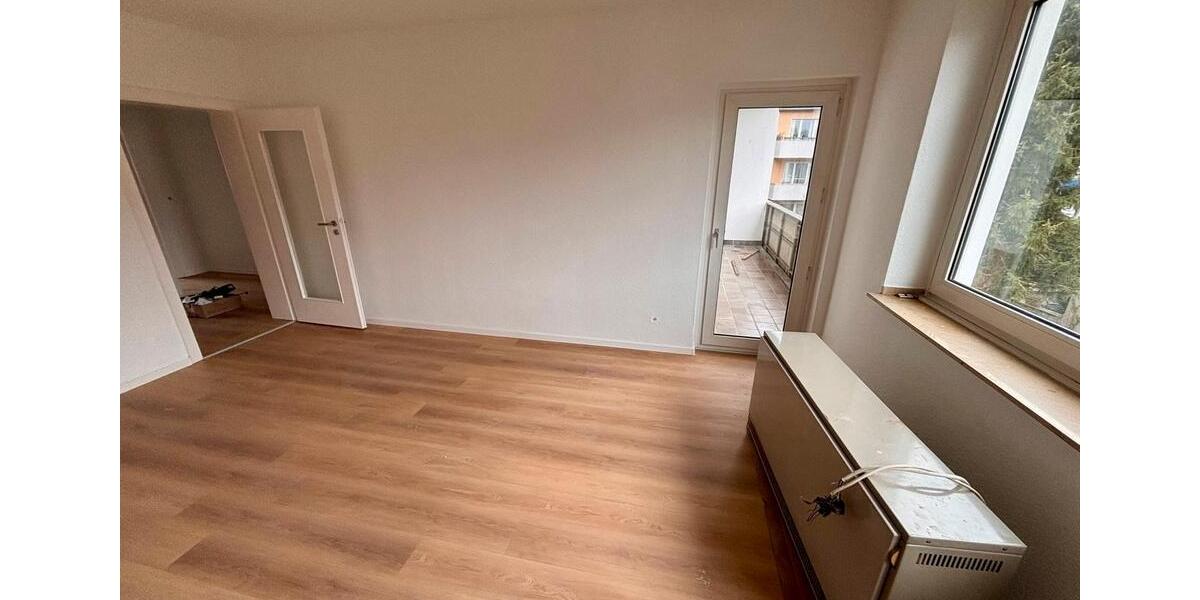 Etagenwohnung Essen Huttrop - 3 Zimmer, 76 m&sup2;, 998&euro; | Angebot:25831686