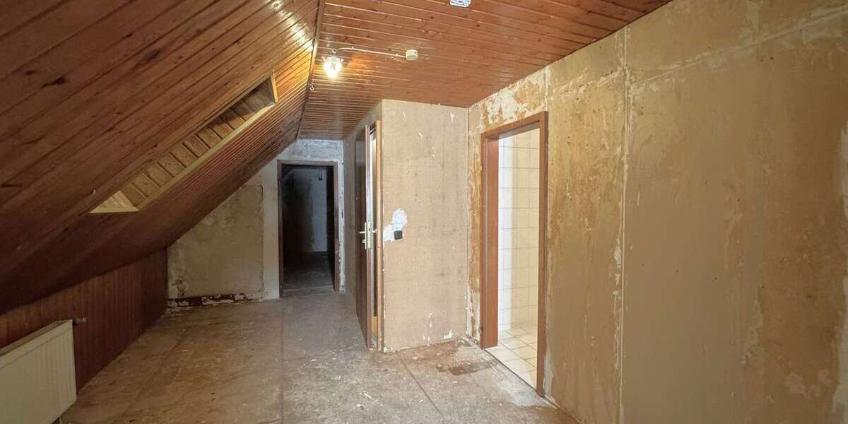 Attraktive Kapitalanlage in Hörde: Wohnhaus mit 4 Einheiten und Wertsteigerungspotenzial - Mehrfamilienhaus, Wohnhaus Dortmund Hörde | Angebot:14420943