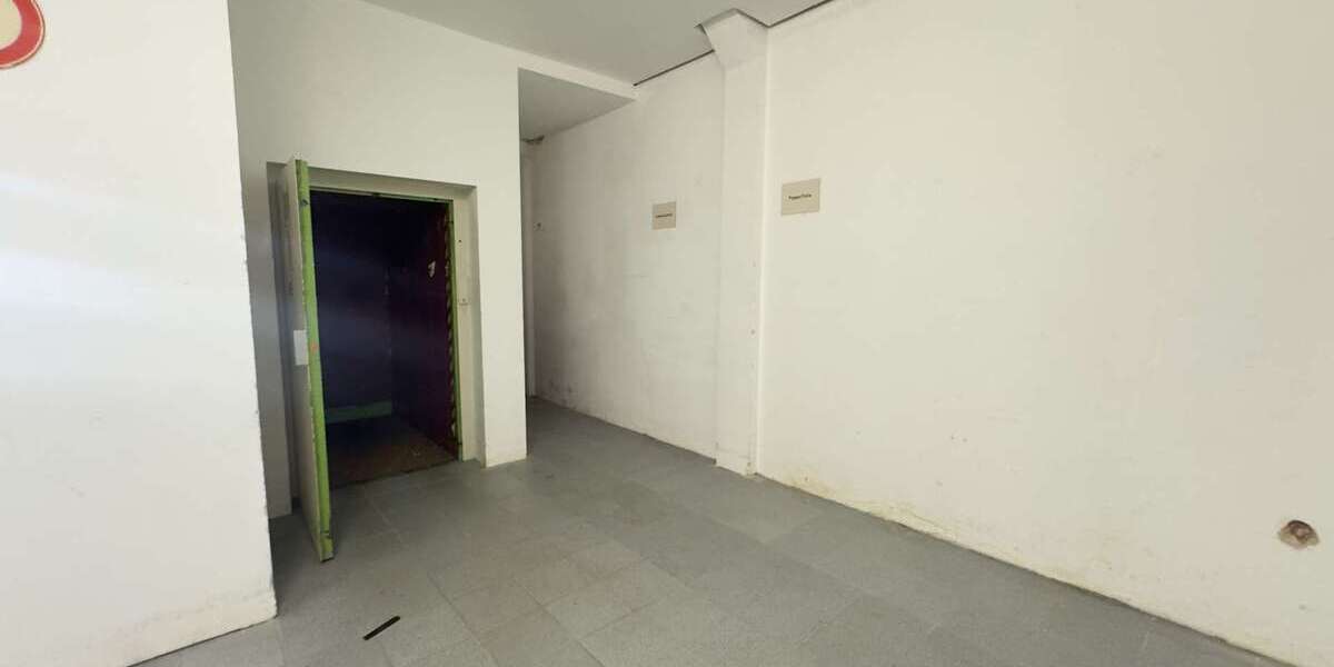 Top-Gewerbefläche in Marl-Hüls – 655 m² Verkaufs-, Büro- & Lagerfläche mit Parkplätzen - Gewerbeobjekt Marl Hüls-Süd | Angebot:25839488