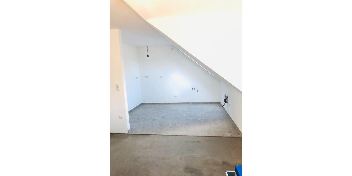 Dachgeschoßwohnung Dortmund Eving - 4.5 Zimmer, 115 m&sup2;, 1.100&euro; | Angebot:26040062