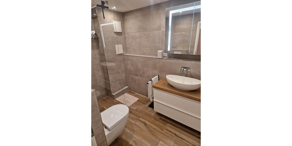 Erdgeschoßwohnung Dinslaken Hiesfeld - 3.5 Zimmer, 96 m&sup2;, 1.250&euro; | Angebot:25962565