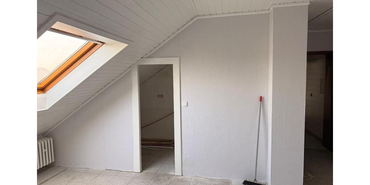 Dachgeschoßwohnung Oberhausen Biefang - 3 Zimmer, 70 m&sup2;, 690&euro; | Angebot:26001660