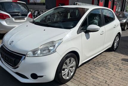 Peugeot 208 83.000 km 4.990 &euro; Essen 45143