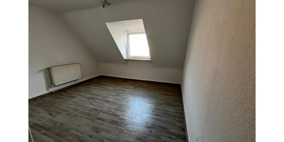 Dachgeschoßwohnung Gelsenkirchen Gelsenkirchen-Mitte - 4 Zimmer, 78 m&sup2;, 585&euro; | Angebot:25439709