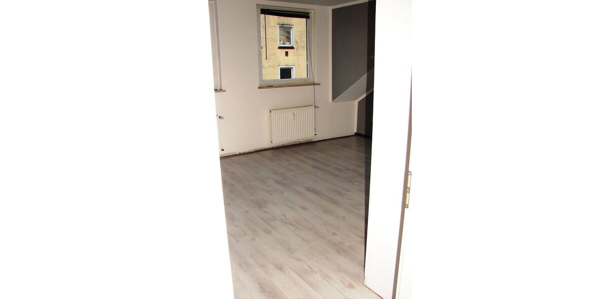Dachgeschoßwohnung Gelsenkirchen Rotthausen - 3 Zimmer, 98 m&sup2;, 600&euro; | Angebot:26033838