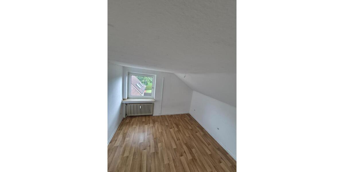 Dachgeschoßwohnung Dinslaken Lohberg - 3.5 Zimmer, 67 m&sup2;, 770&euro; | Angebot:26603542