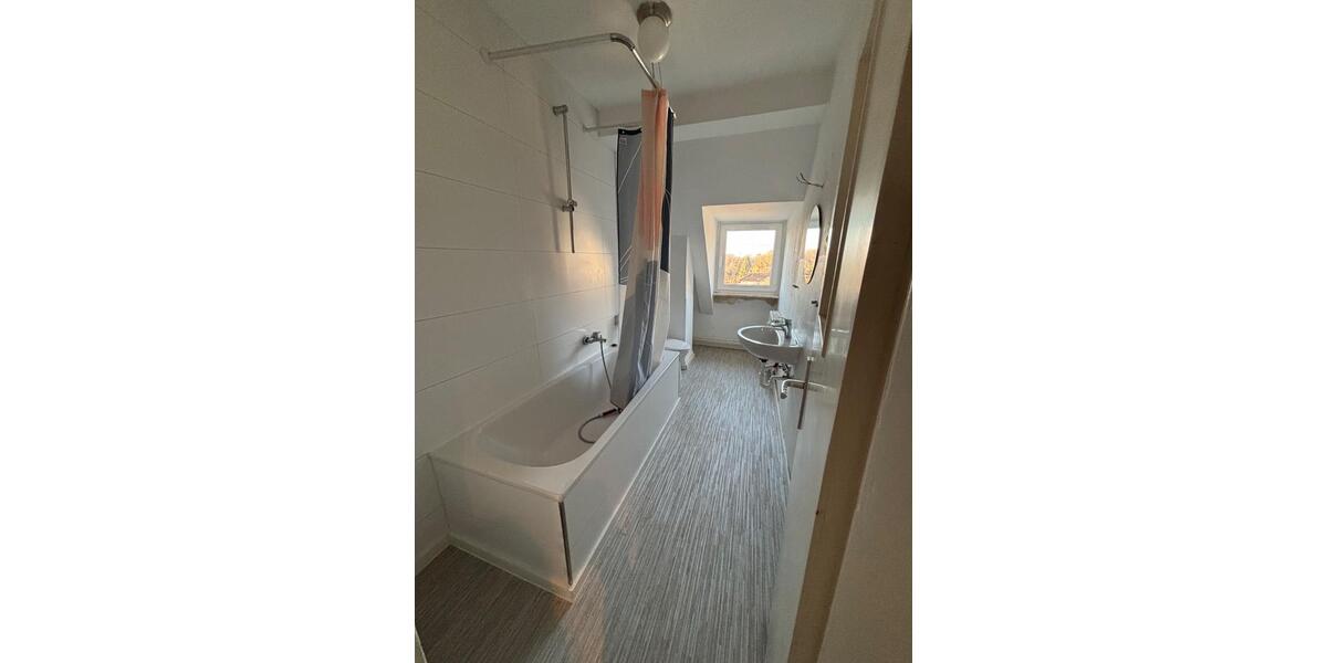 Dachgeschoßwohnung Bochum Bochum-Mitte - 2 Zimmer, 63 m&sup2;, 560&euro; | Angebot:24766524