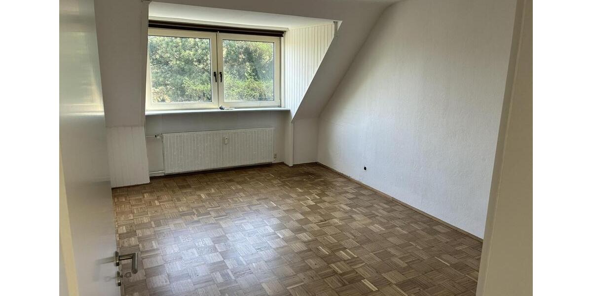 Dachgeschoßwohnung Essen Stadtbezirk VII - 3.5 Zimmer, 73 m&sup2;, 560&euro; | Angebot:26050317
