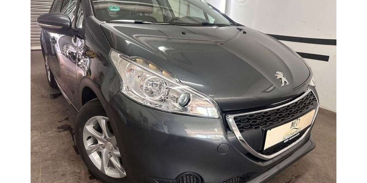 Peugeot 208 85.000 km 5.900 &euro; Essen 45326