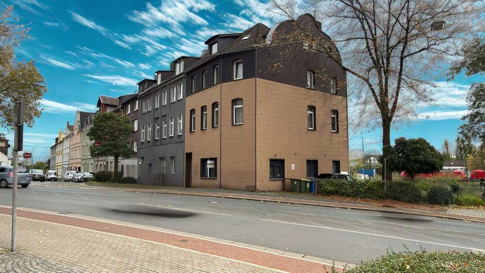 Modernisiertes 3-Parteienhaus mit Maisonette und Gartenanteil nahe Centro - Mehrfamilienhaus, Wohnhaus Oberhausen Osterfeld | Angebot:26041244