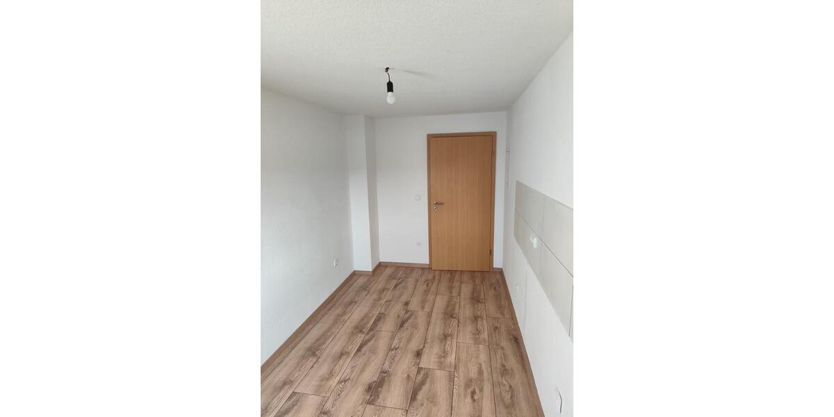 Dachgeschoßwohnung Gelsenkirchen Gelsenkirchen-Mitte - 3 Zimmer, 73 m&sup2;, 540&euro; | Angebot:26049212