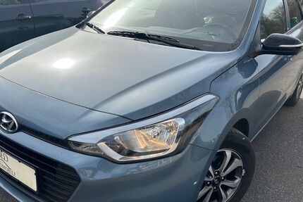 Hyundai i20 115.000 km 8.300 &euro; ESSEN 45326