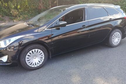 Hyundai i40 140.000 km 5.450 &euro; Recklinghausen 45659