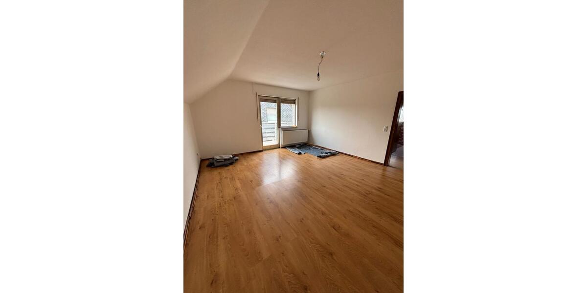 Dachgeschoßwohnung Sprockhövel - 3 Zimmer, 78 m&sup2;, 480&euro; | Angebot:26628586
