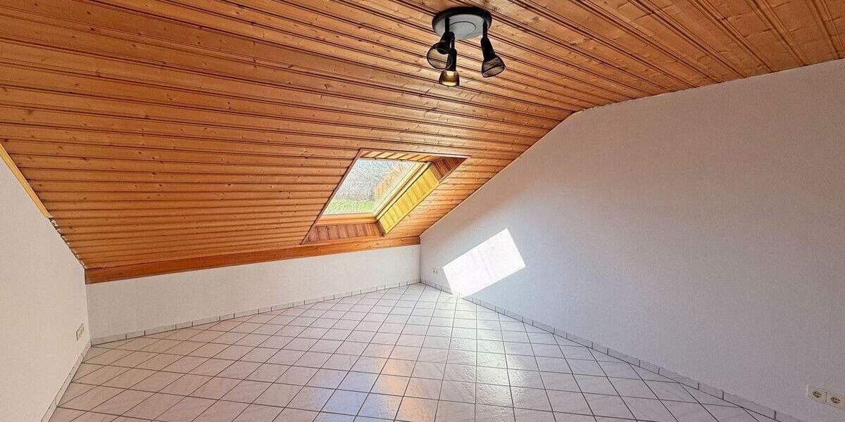 Etagenwohnung Dinslaken Bruch - 4 Zimmer, 115 m&sup2;, 259.000&euro; | Angebot:25684457